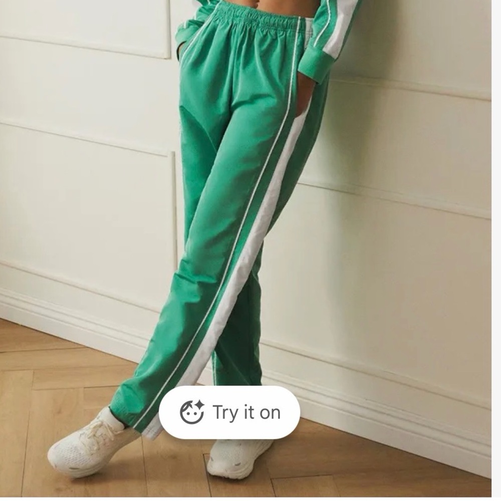ALO Yoga  Green Joggers with White Stripes